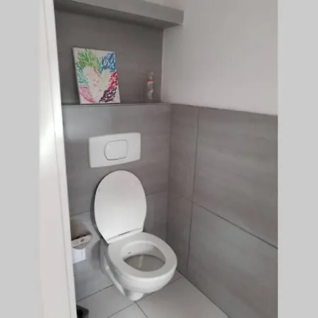 Daire Cozy In Downtown With Free Parking Keşkemet